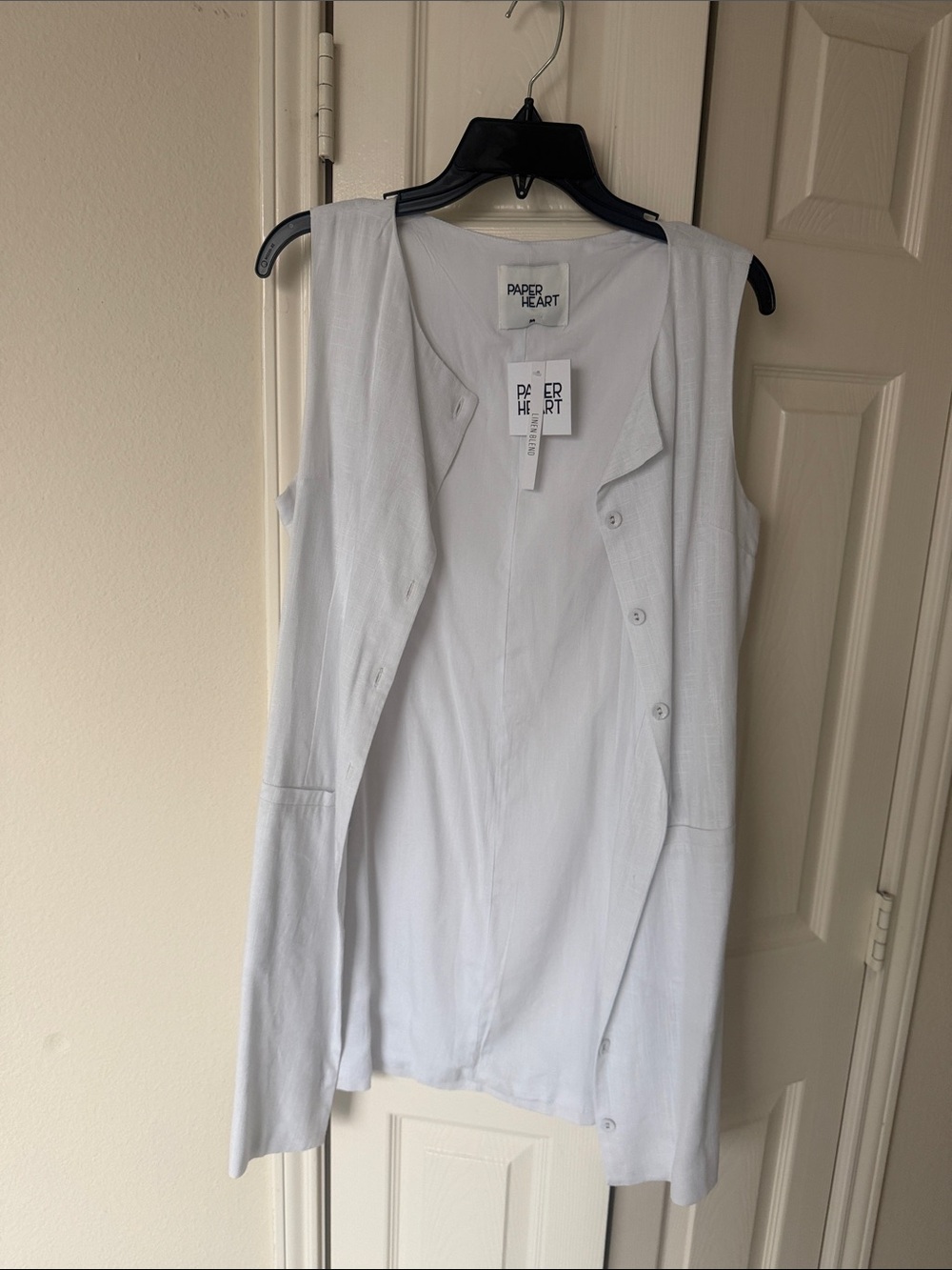 Women's White Sleeveless Button-Front Vest